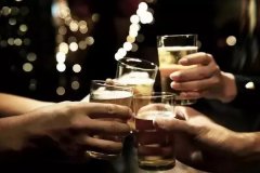 東方智啟科技APP開發(fā)-軟件開發(fā)酒友a(bǔ)pp與其他酒類愛好者進(jìn)行交流和互動(dòng)